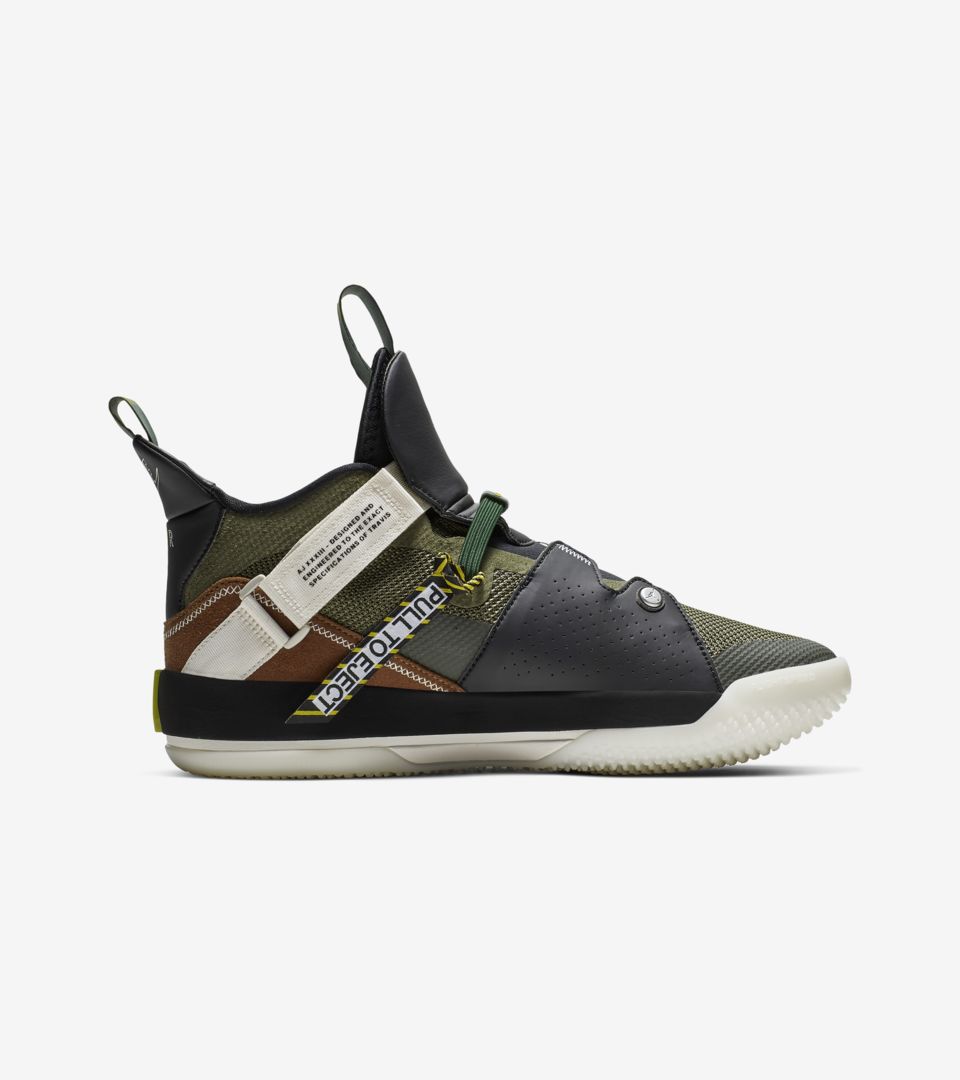 NIKE ナイキ スニーカー TRAVIS SCOTT AIR JORDAN 33 NRG  CD5965-300 19SS アーミーオリーブ セイル US9.5 27.5cm 【メンズ】【美品】【R014】