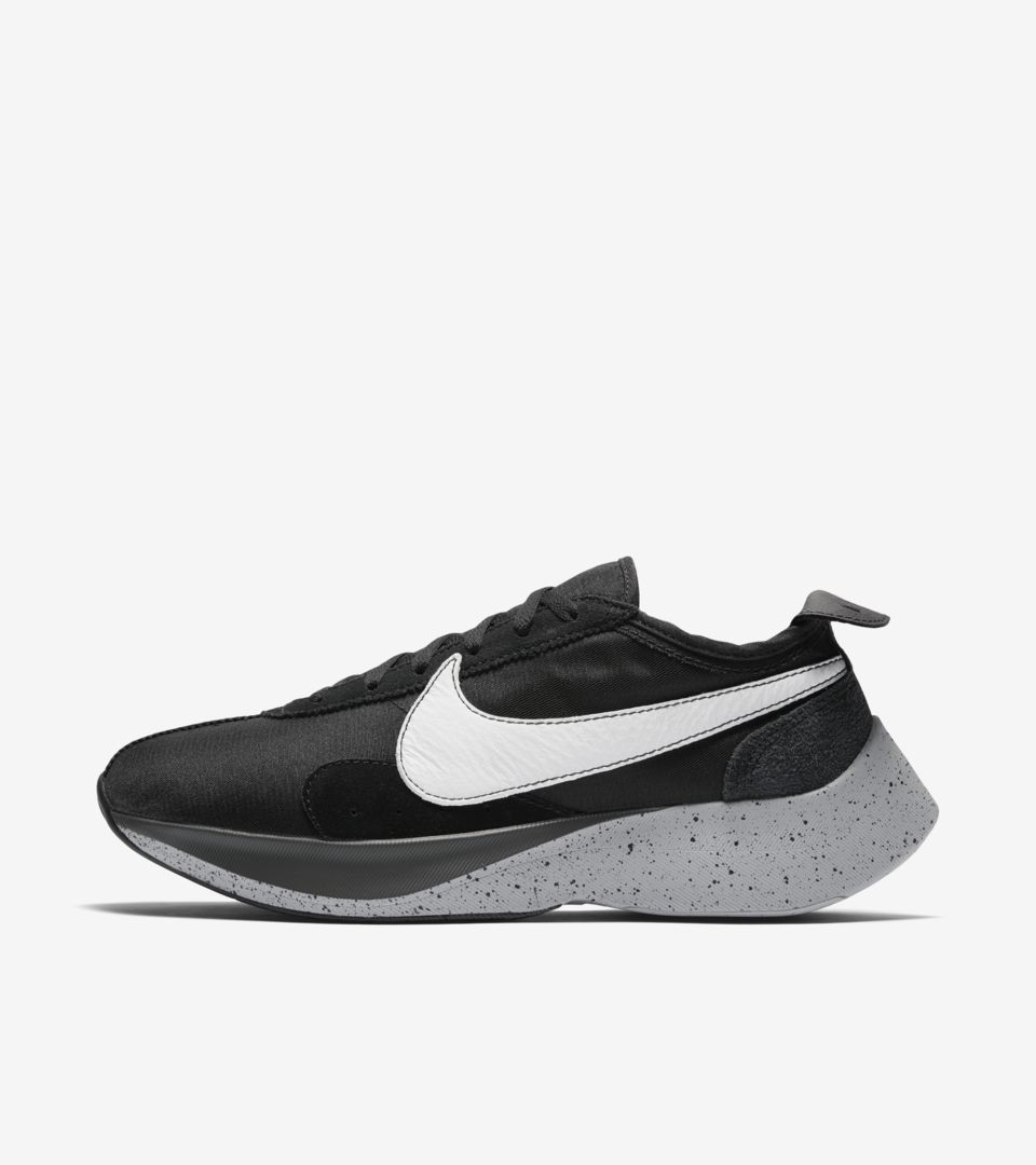 Himno paso Mierda Nike Moon Racer 'Black &amp; White &amp; Wolf Grey' Release Date. Nike  SNKRS IE