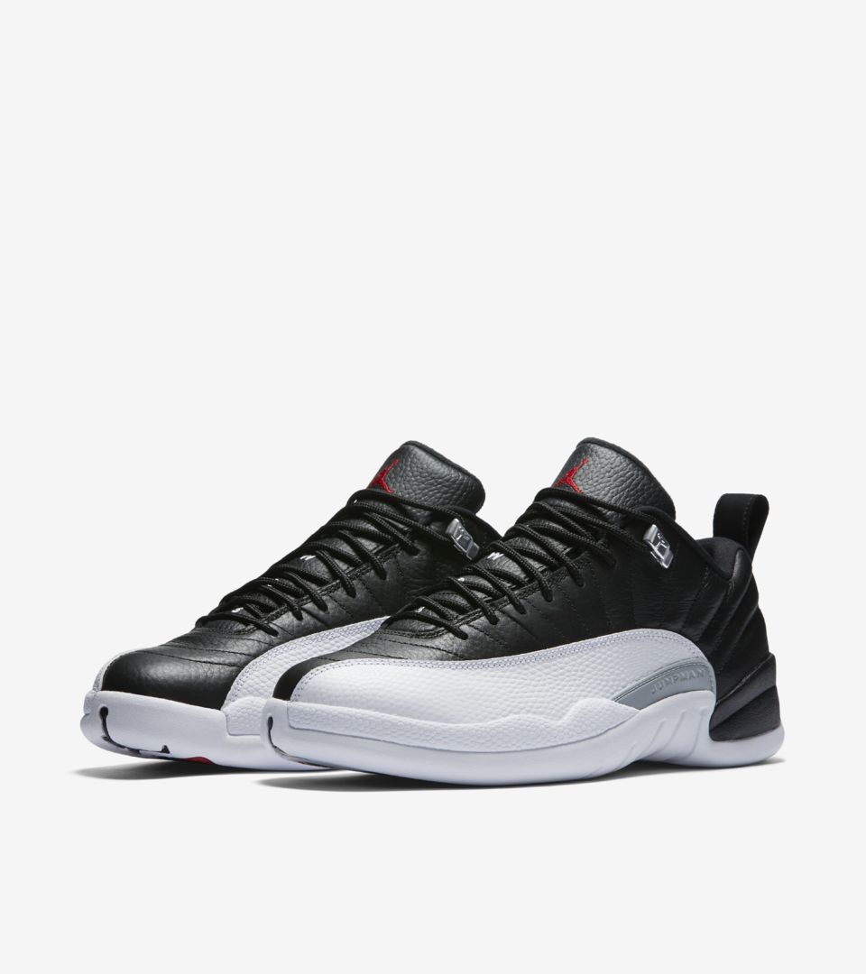 エア ジョーダン 12 レトロ LOW 'Playoff'. Nike SNKRS JP