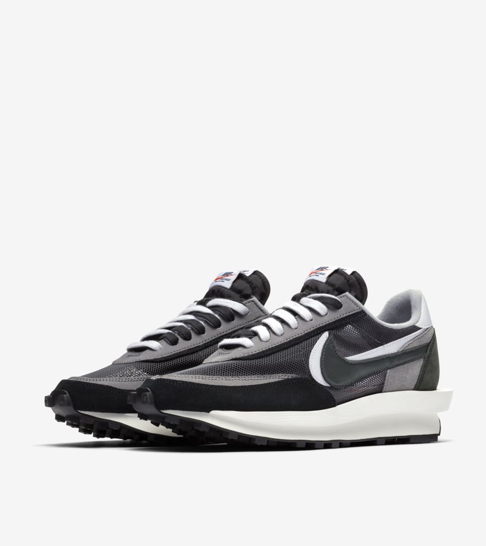 sacai x Nike LDWaffle 'Black' Release Date