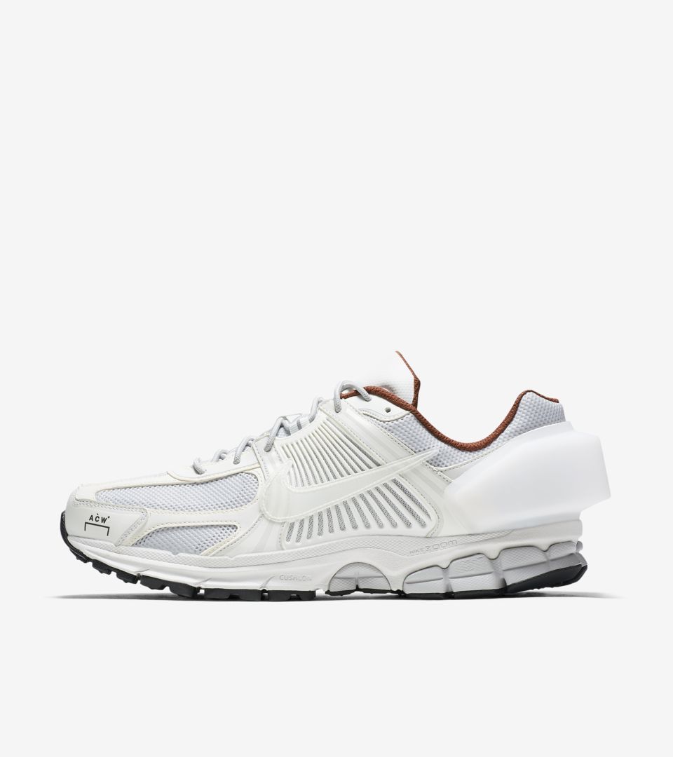 Corteza Serafín extraño Nike Zoom Vomero 5 A Cold Wall 'Sail & Off White & Summit White' Release  Date. Nike SNKRS