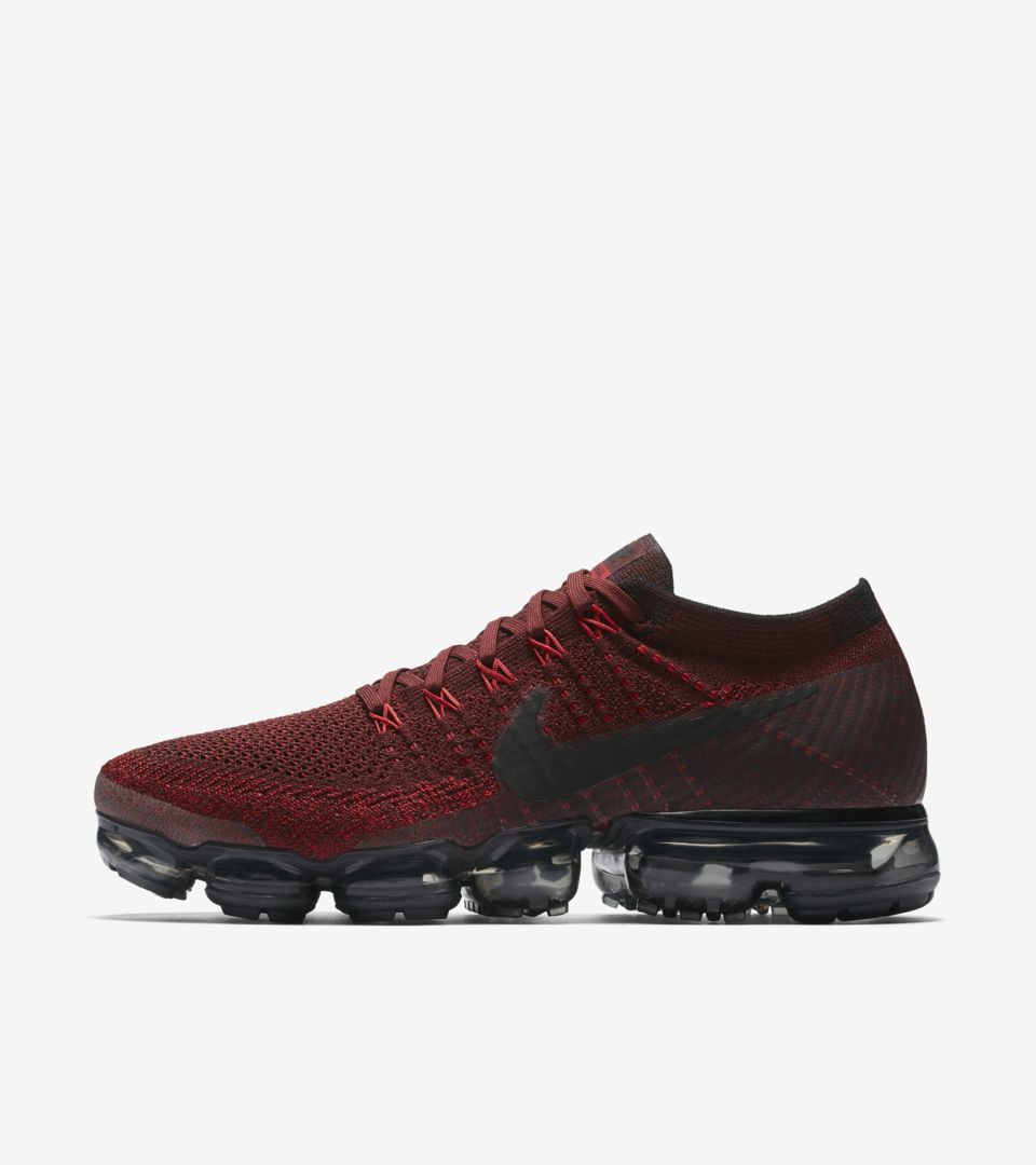 vapor max black and red