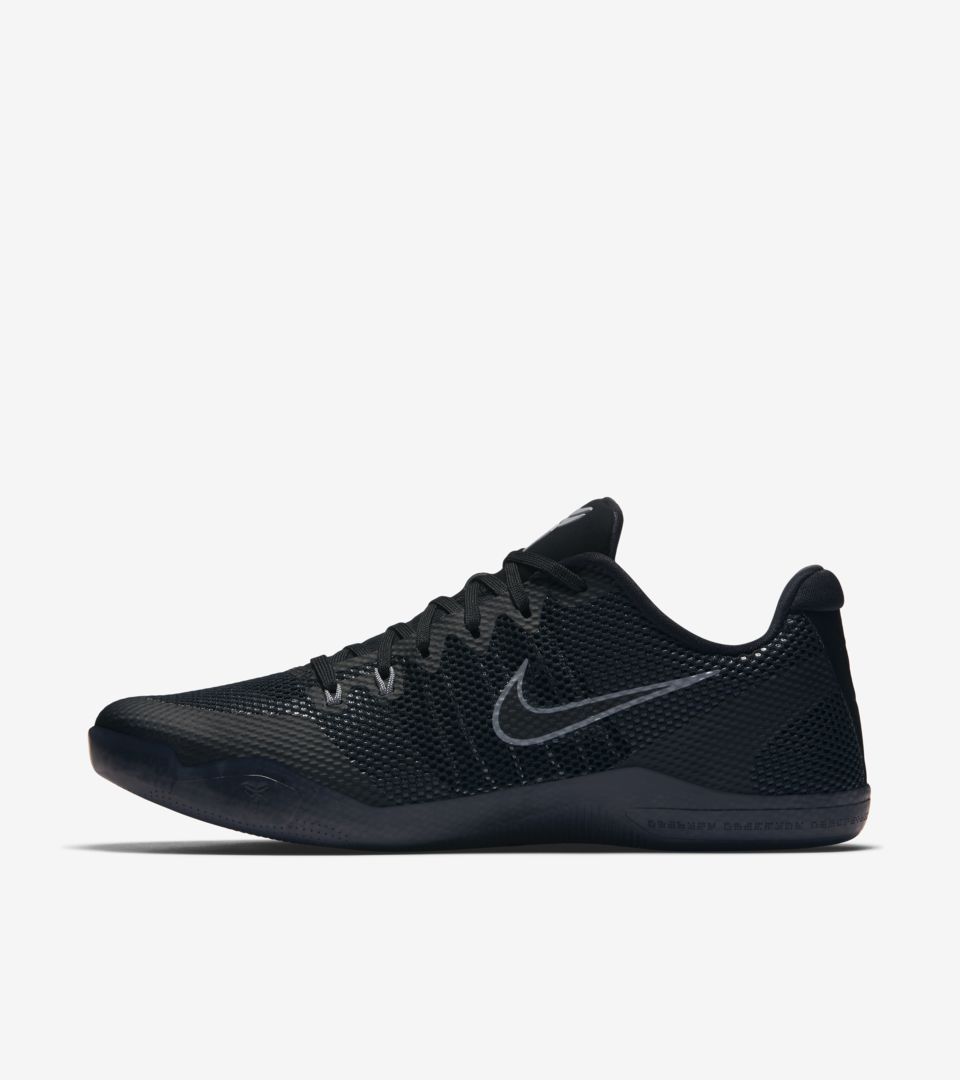 blacked out nike shoes
