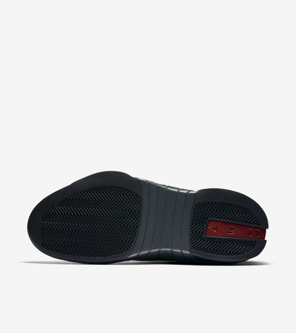 エア ジョーダン 15 レトロ OG 'Black & Varsity Red'. Nike SNKRS JP