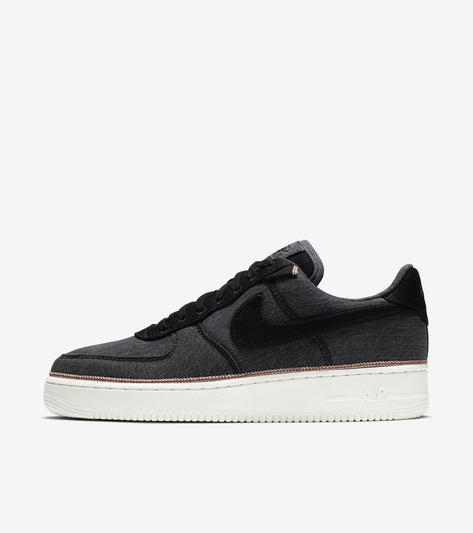 black air force 1 with jeans