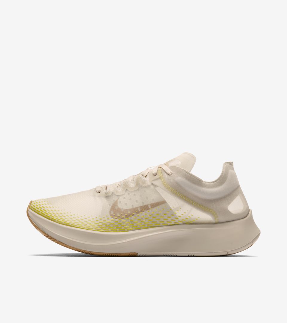 en lugar tubo implícito Nike Zoom Fly SP Fast 'Light Orewood Brown' Release Date. Nike SNKRS