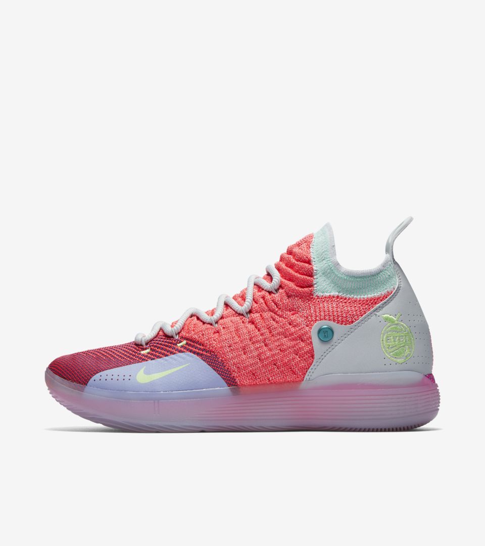 de lanzamiento de Nike KD "Hot Punch". Nike SNKRS ES