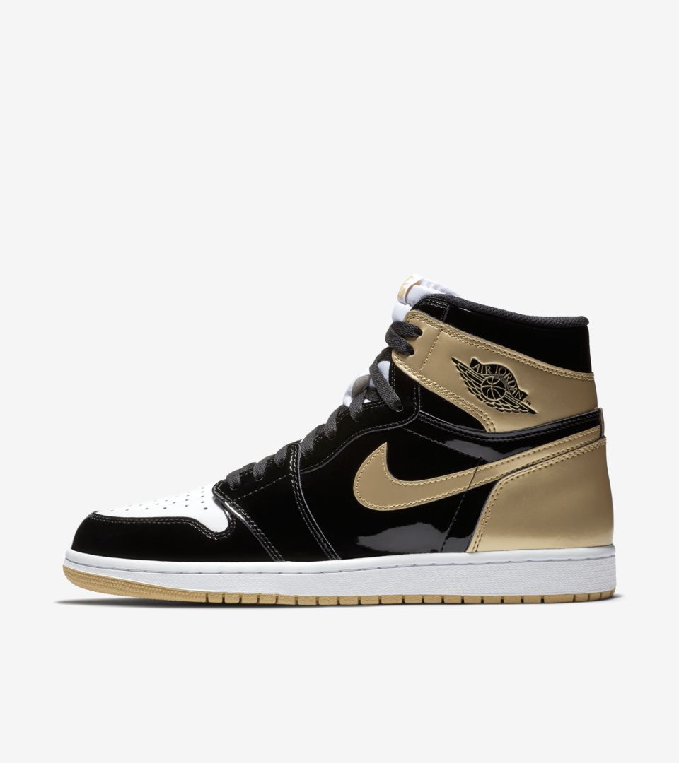 Date de sortie de la Air Jordan 1 Top 3 « Black \u0026amp; Gold \u0026amp; White ».  Nike SNKRS FR