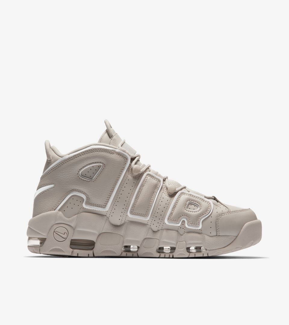 nike air more uptempo light bone / white