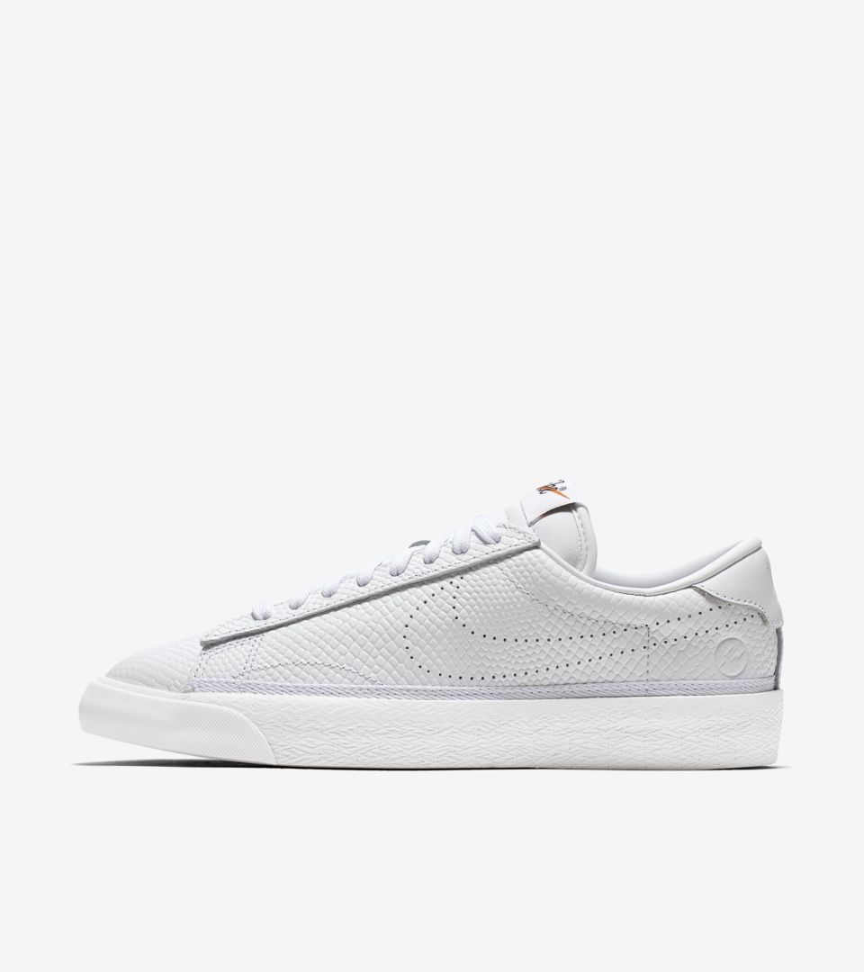 Women's Nike Zoom Tennis Classic fragment 'White'. Nike SNKRS