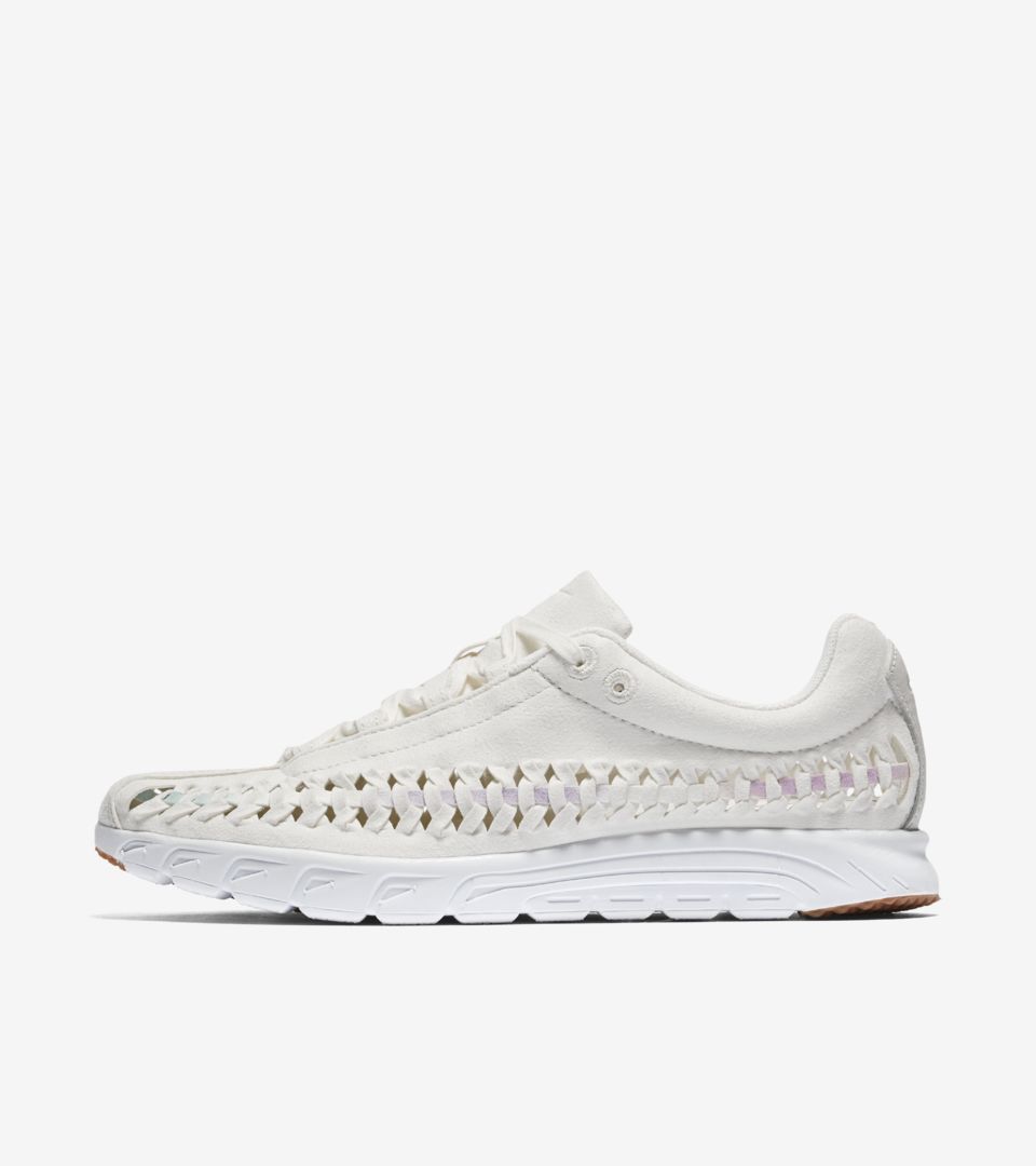 Nike Mayfly 'Sail & Red Stardust'. Nike SNKRS