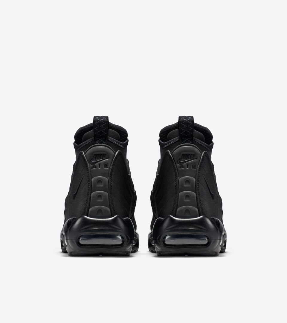 Larva del moscardón Intermedio base Nike Air Max 95 SneakerBoot 'Triple Black'. Nike SNKRS BE