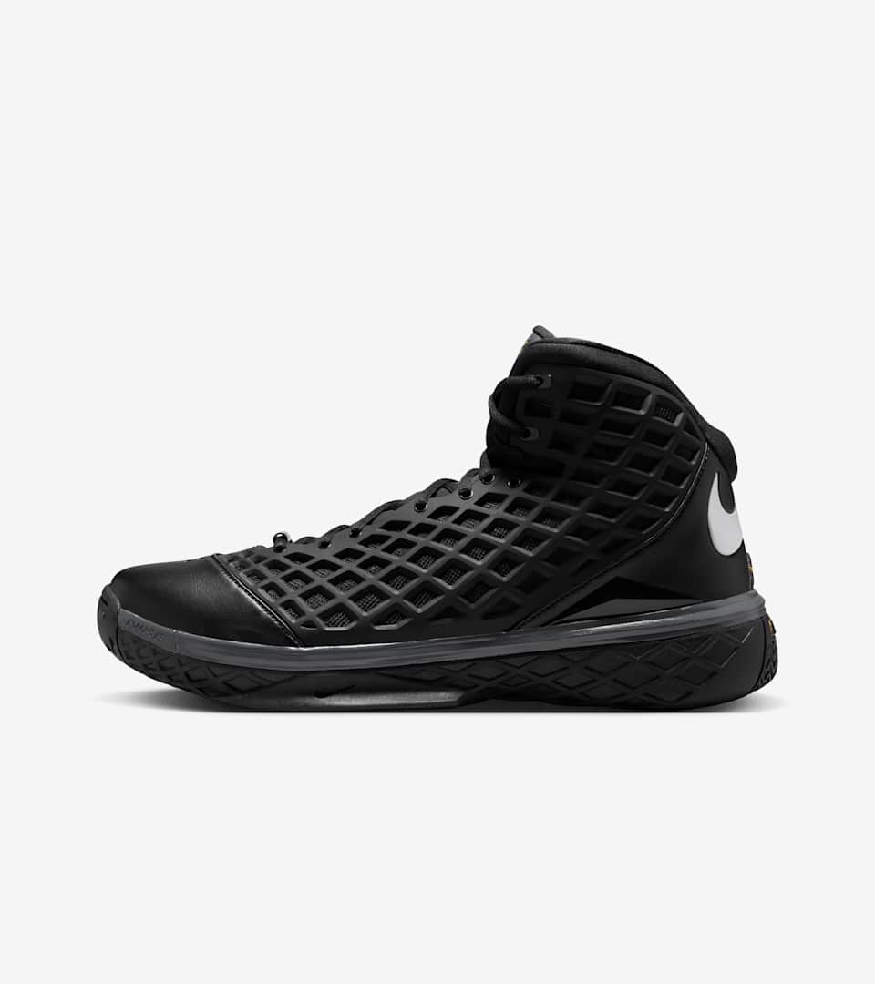 Kobe 3 Protro “Black and White”