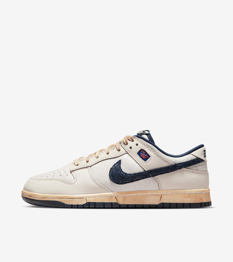 Dunk Low x Stranger Things “Phantom and Midnight Navy”