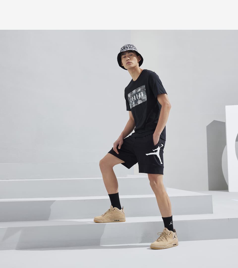 ☆希少新品未使用☆　NIKE　エアージョーダンコートサイドコーデ23靴