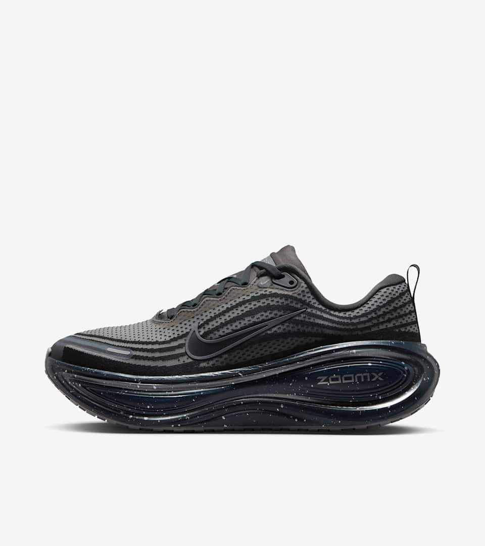 Vomero Plus “Anthracite and Metallic Silver”