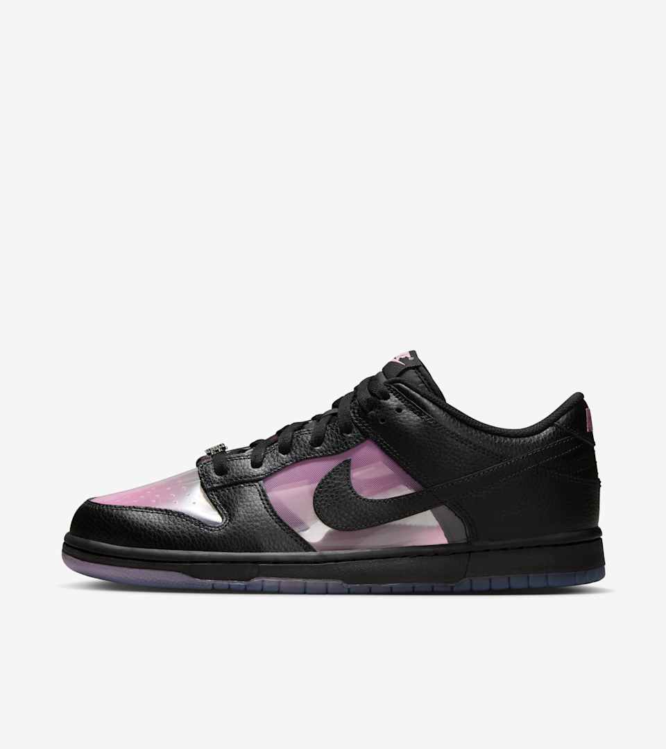 Dunk Low “Black and Pink Rise”