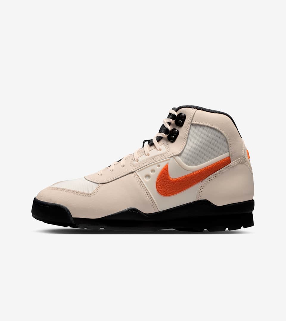 Baltoro “Chalk and Safety Orange”