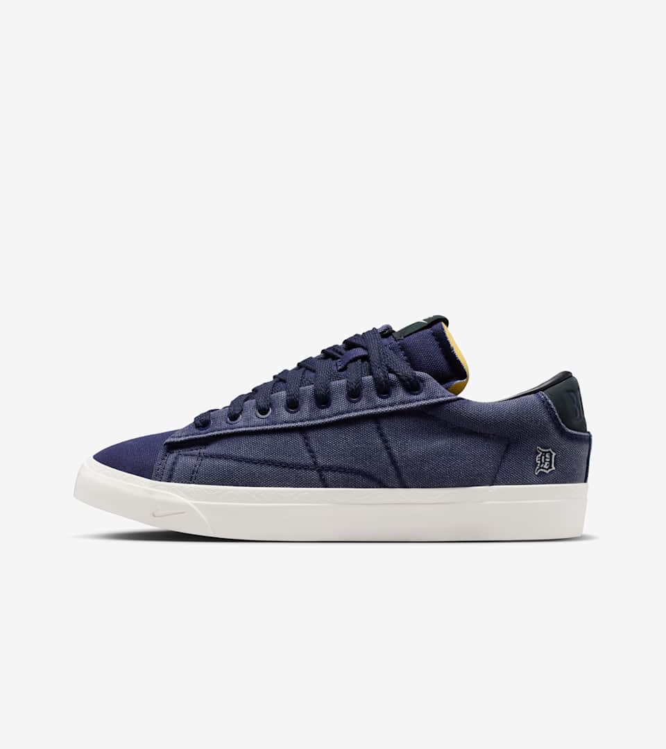 Blazer Low x Book “College Navy and Dark Obsidian”