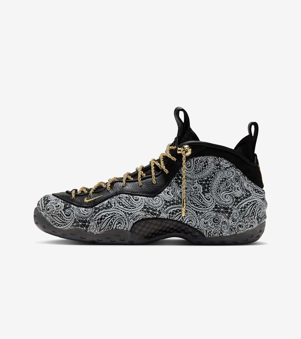 Air Foamposite One x Victor Solomon “Black and Metallic Gold”