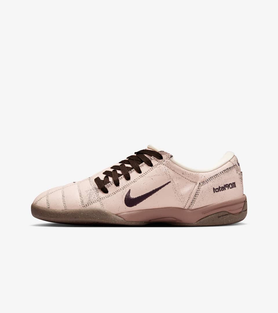 Total 90 “Pearl White and Gum Dark Brown”