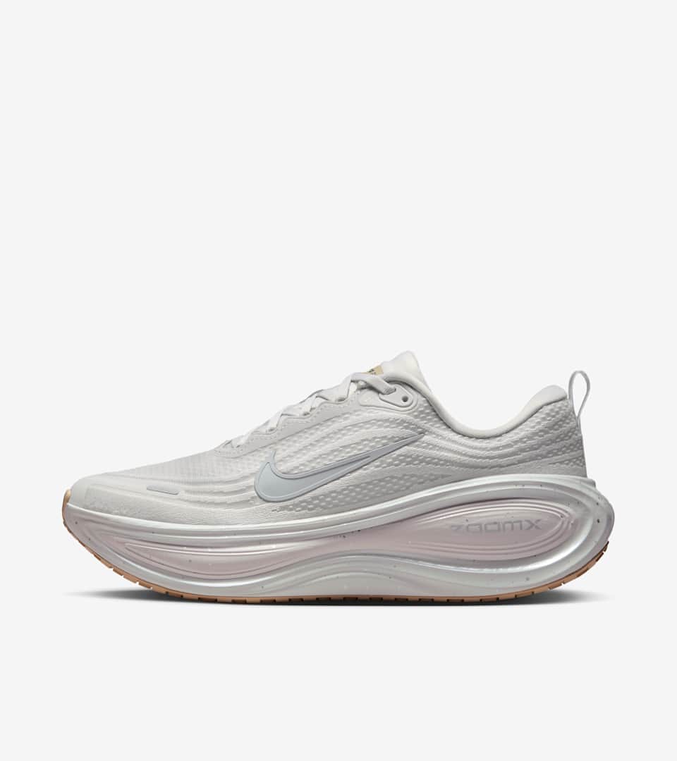 Vomero Plus “Vast Grey and Metallic Silver”