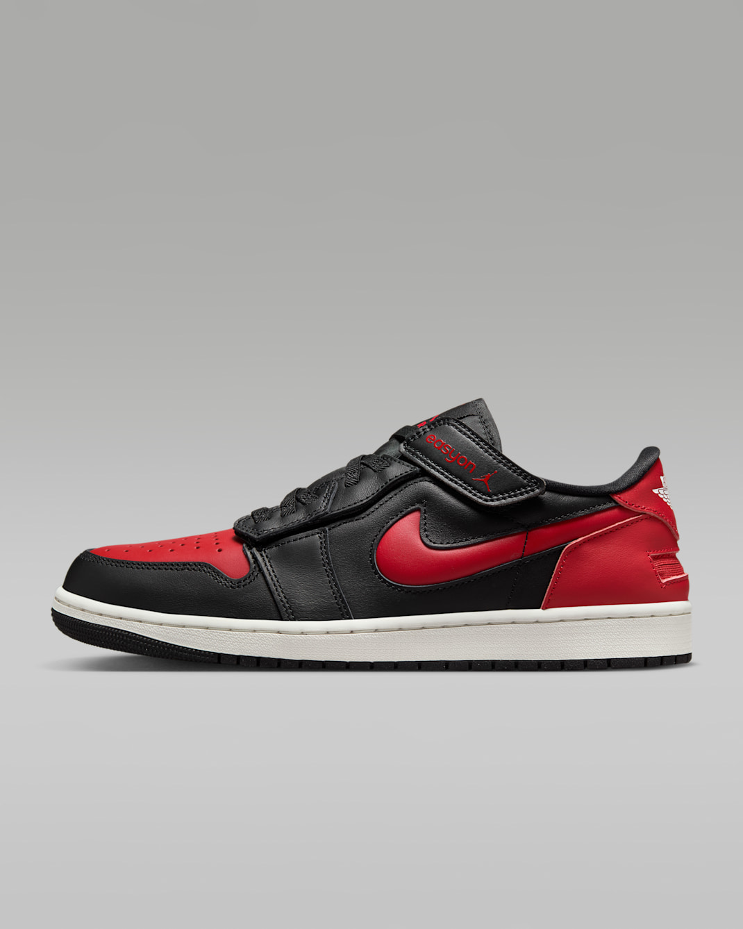 エア ジョーダン 1 LOW イージーオン メンズシューズ - ブラック/サミットホワイト/バーシティレッド