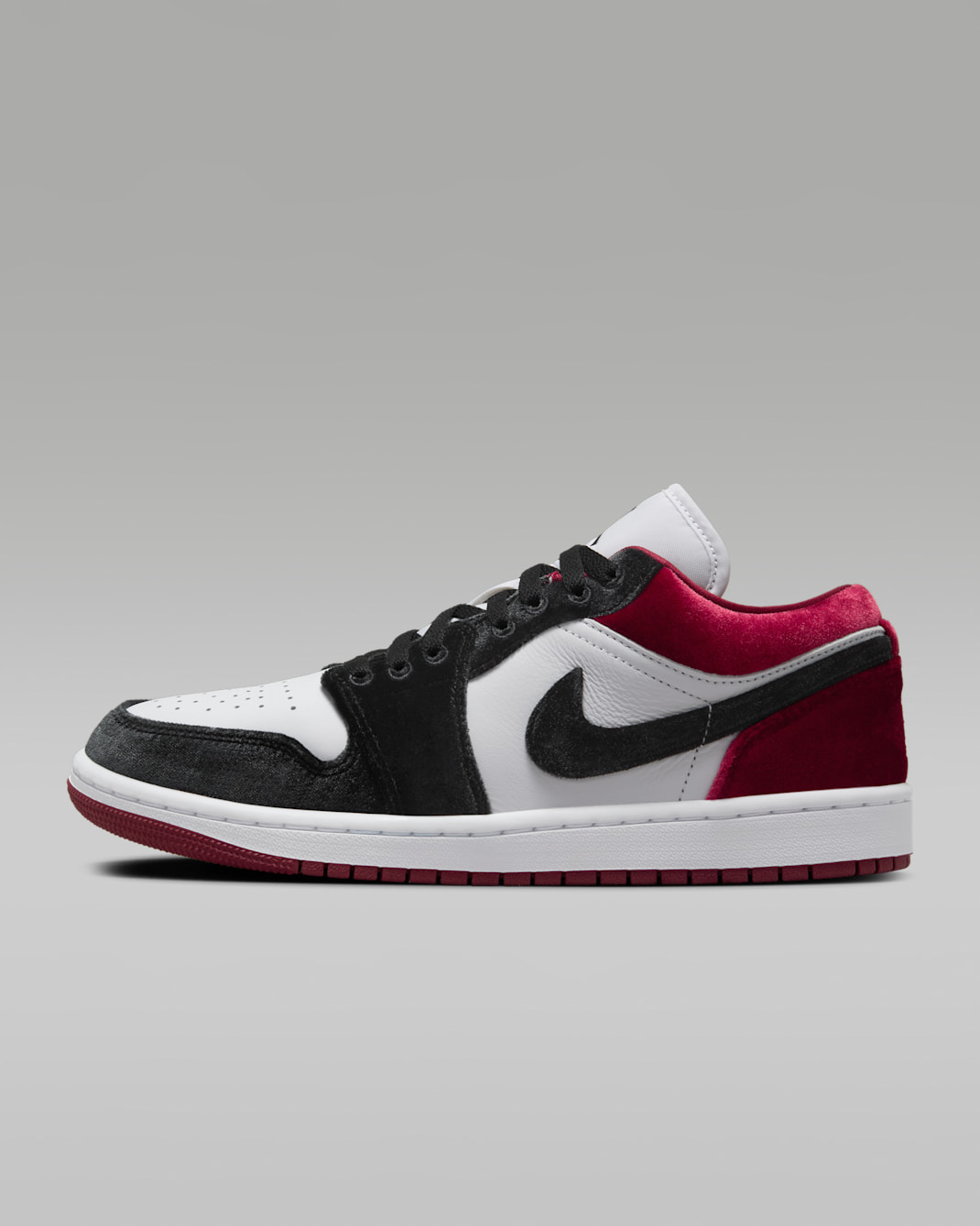 รองเท้าผู้หญิง Air Jordan 1 Low SE - ดำ/ขาว/Team Red/ดำ