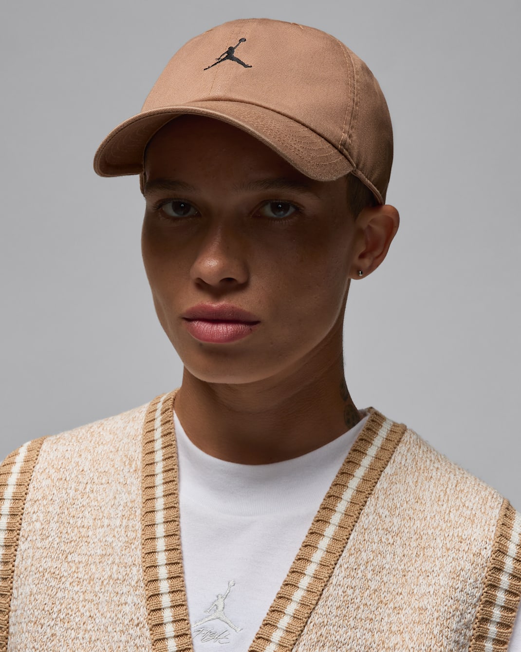 조던 클럽 언스트럭처 커브 빌 모자 - 아키오 브라운/블랙