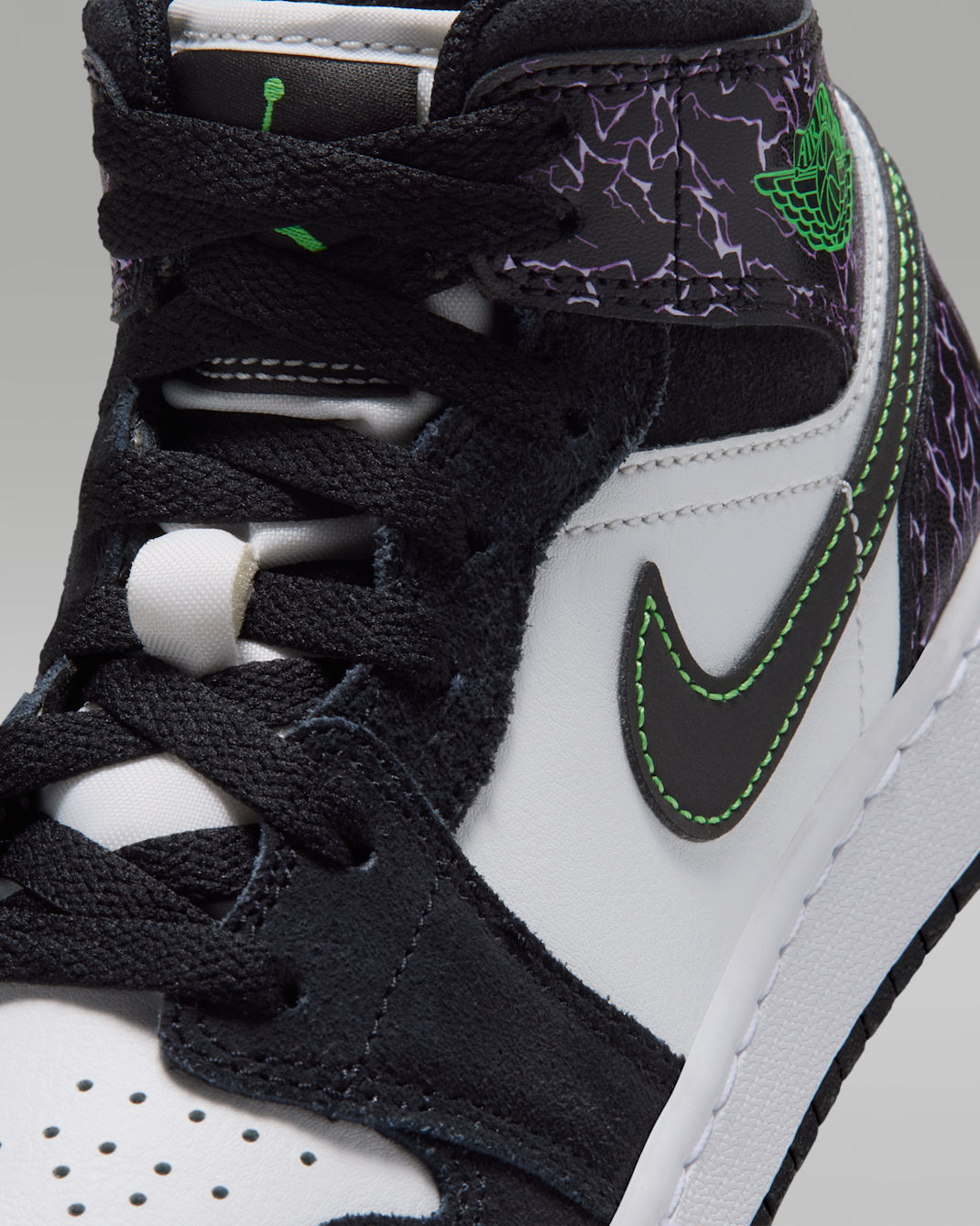 Air Jordan 1 Mid SE Big Kids' Shoes