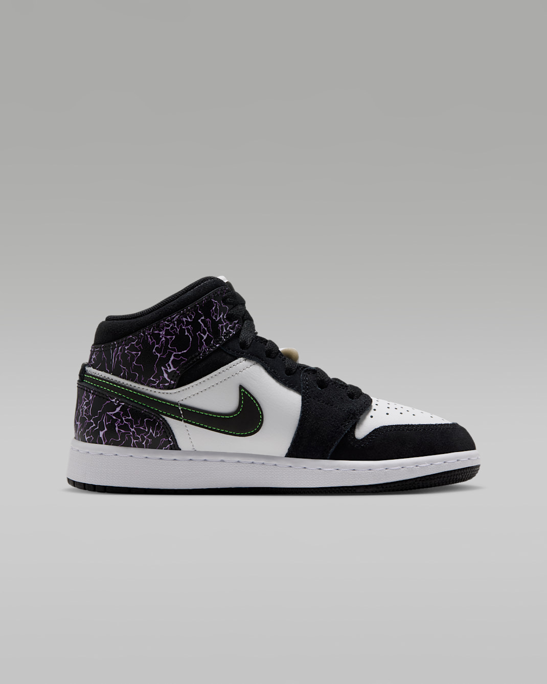 Air Jordan 1 Mid SE Big Kids' Shoes
