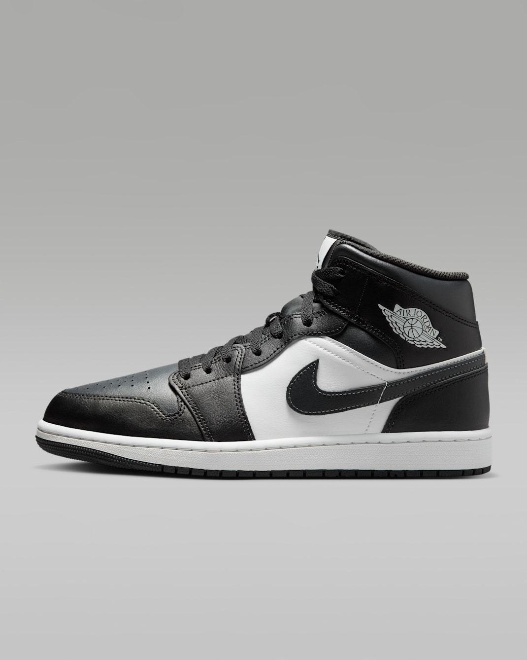 Tenis para hombre Air Jordan 1 Mid - Negro/Blanco cumbre/Sombrío apagado