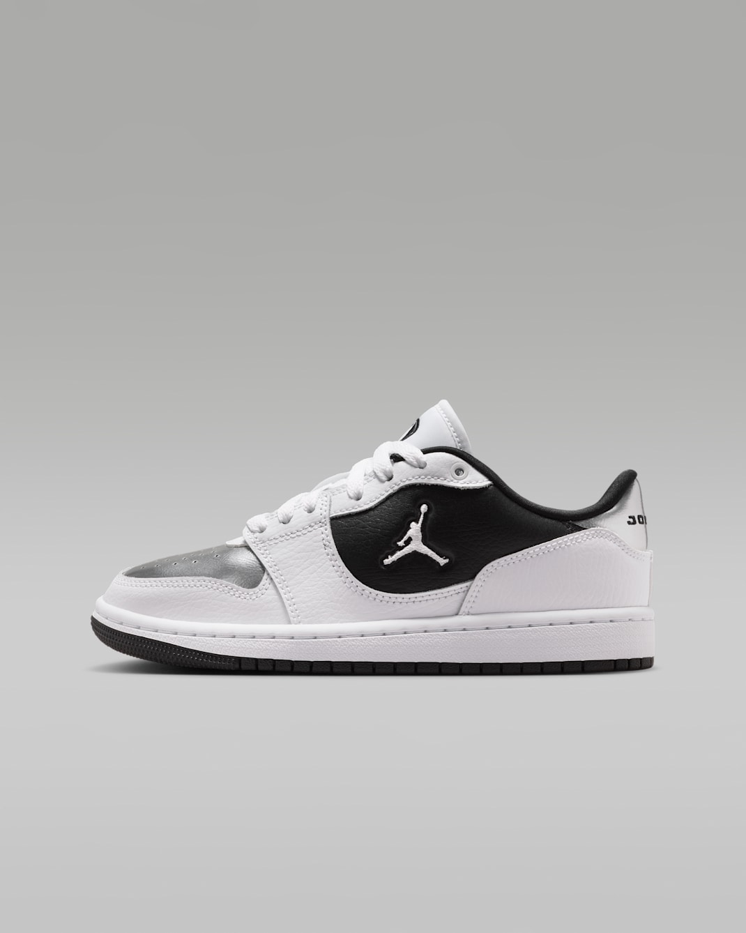 Jordan Court Connect Low Older Kids' Shoes - White/White/Metallic Silver/Black