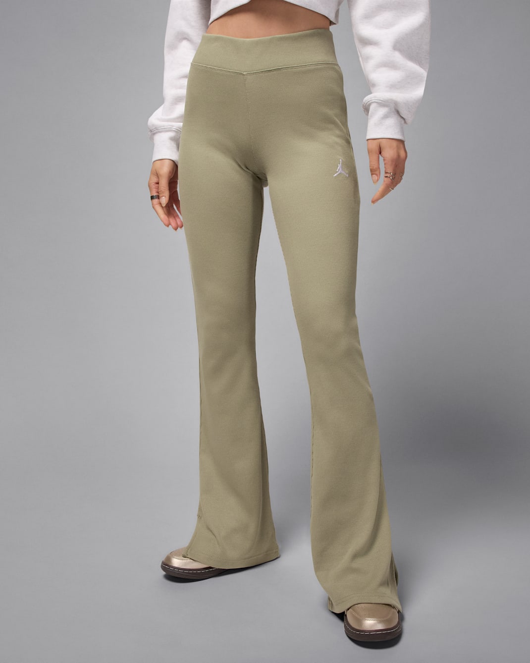 Leggings de perna larga de cintura normal Jordan Brooklyn Essentials para mulher - Caqui médio/Branco