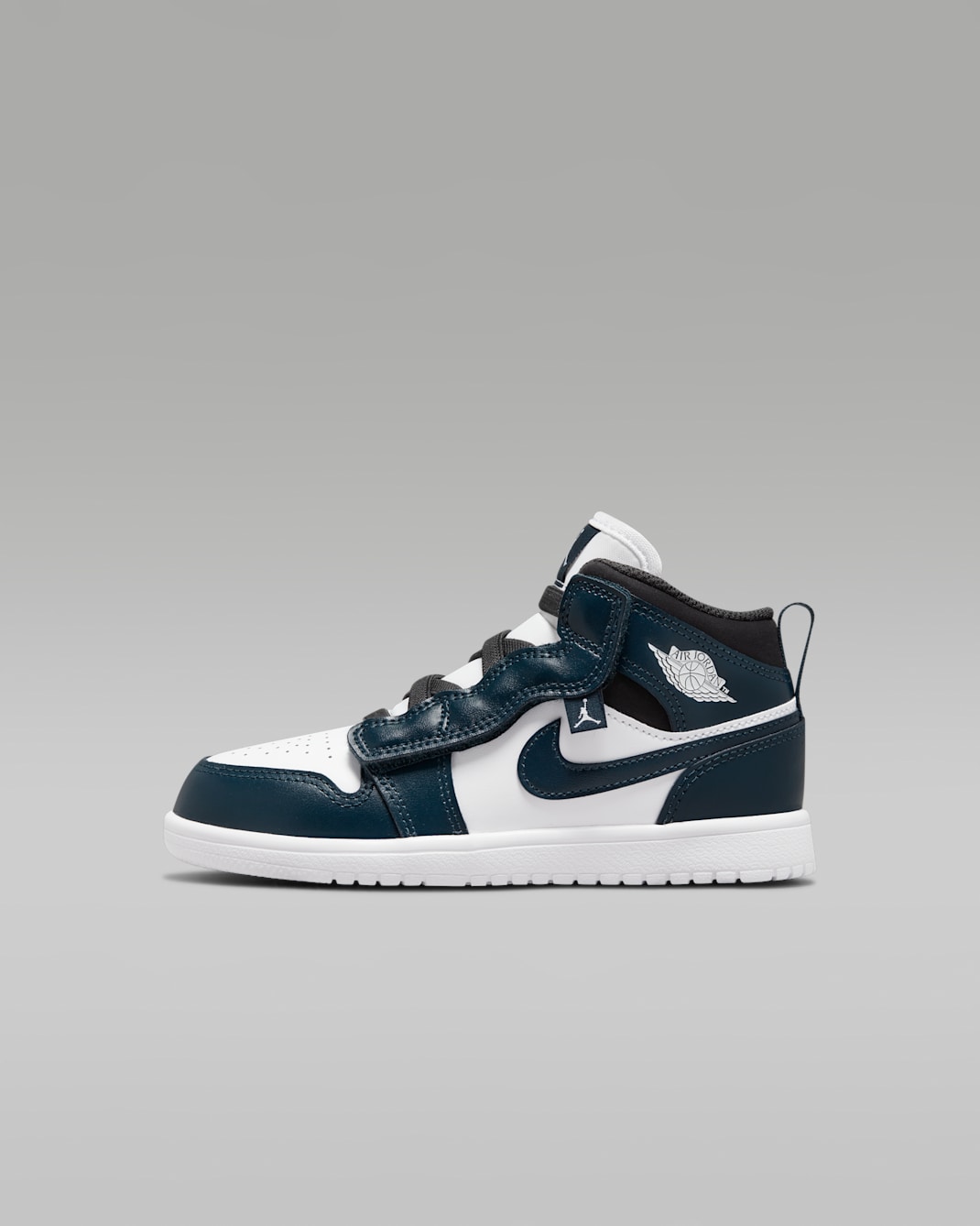 Jordan 1 Mid Younger Kids' Shoes - Armoury Navy/Black/White