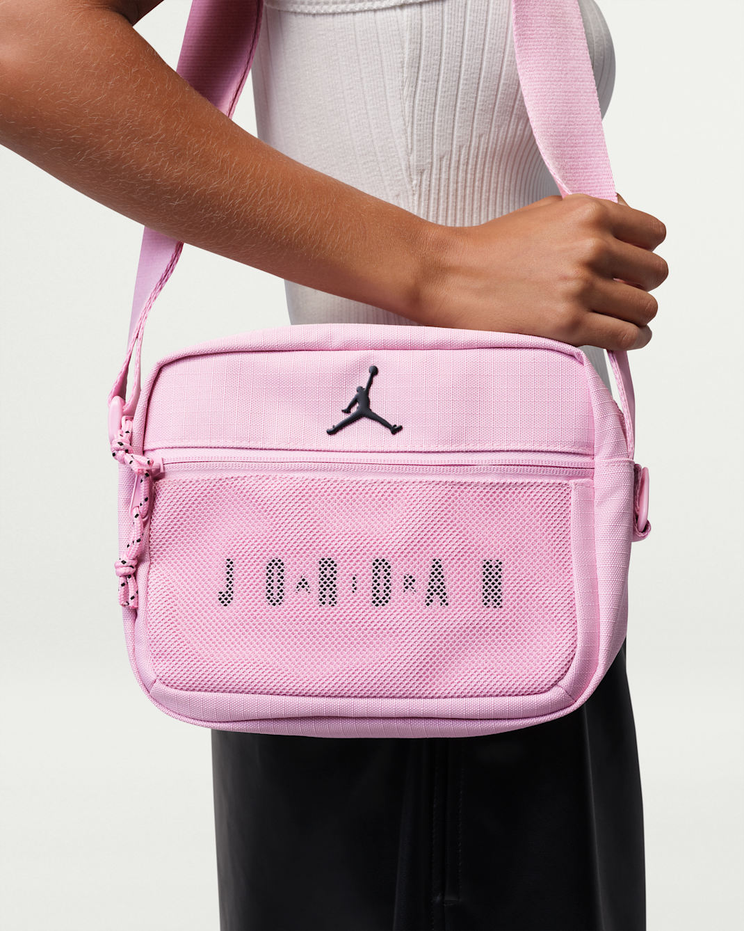 Jordan Blacktop Messenger Bag (3.6L) - Iced Carmine