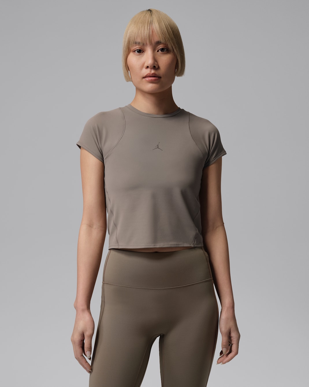 Playera de manga corta Dri-FIT para mujer Jordan Sport Flightweight - Gris oliva