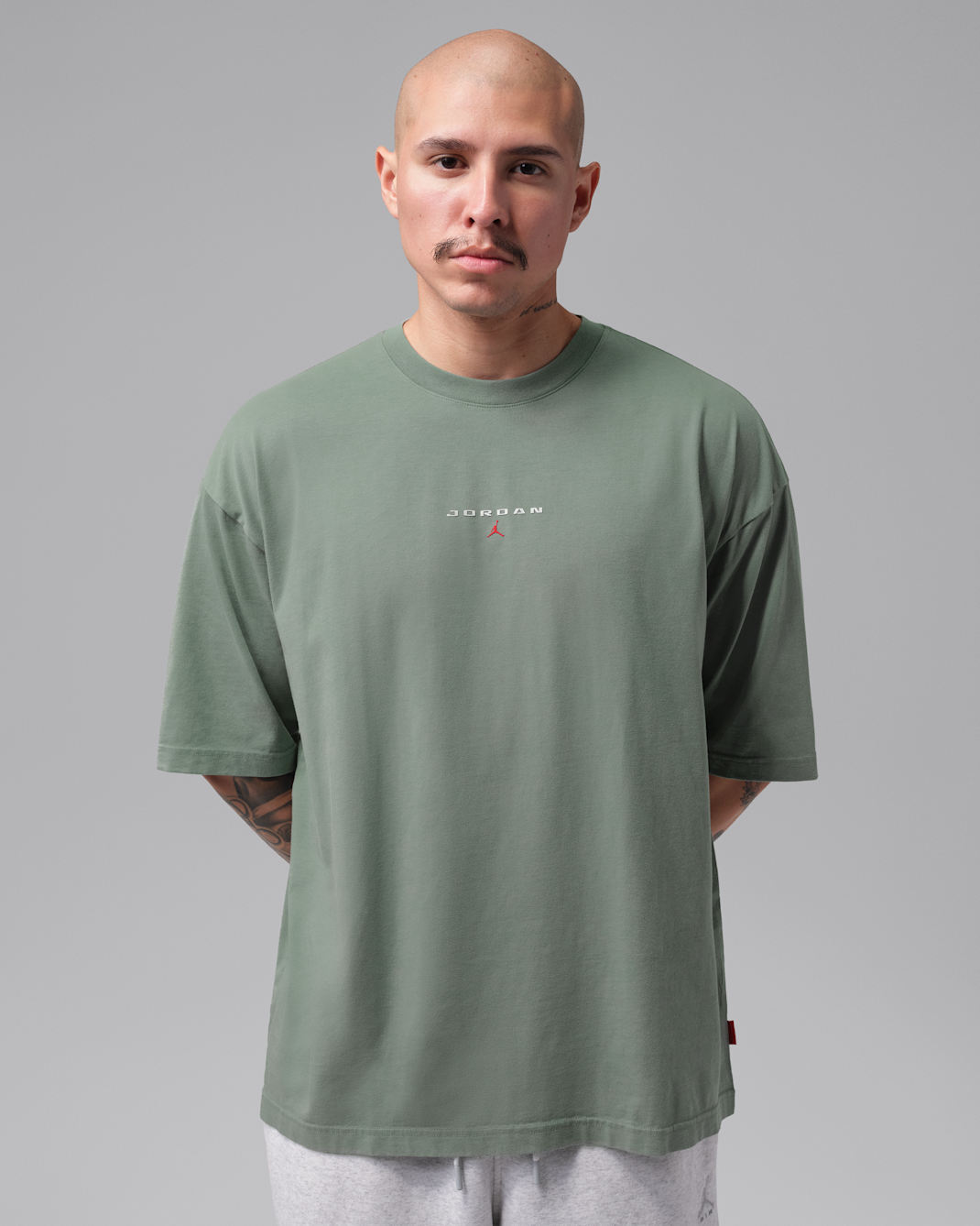 Jordan Flight Essentials Men's Oversized Patch T-Shirt - Clay Green