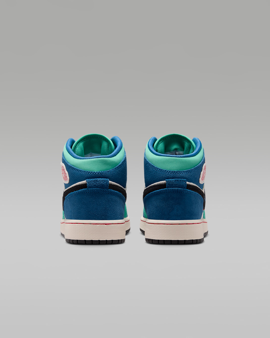 Air Jordan 1 Mid SE Big Kids' Shoes