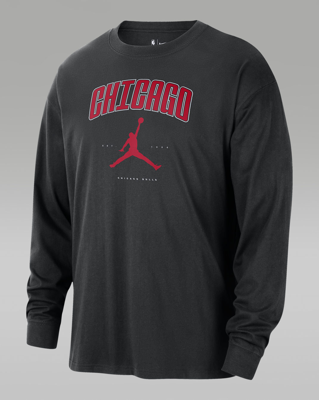 Chicago Bulls Essential Men's Jordan NBA Long-Sleeve T-Shirt - Black