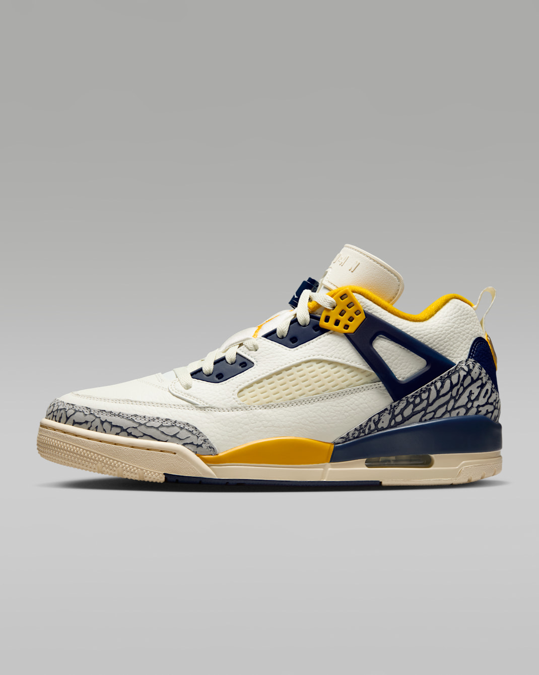 Jordan Spizike Low Herrenschuh - Sail/Midnight Navy/Coconut Milk/University Gold