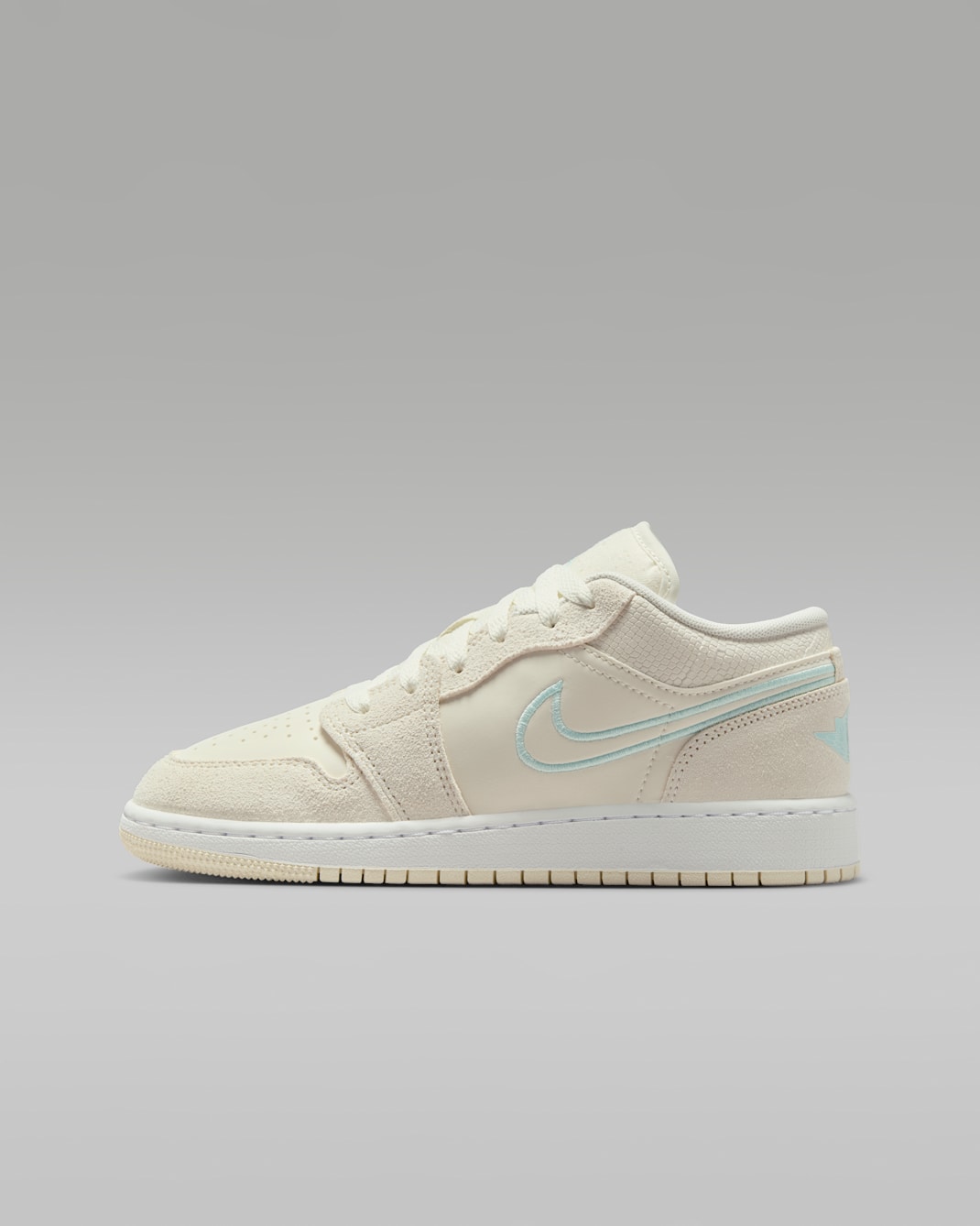 Air Jordan 1 Low SE Older Kids' Shoes - Sail/White/Mint Candy