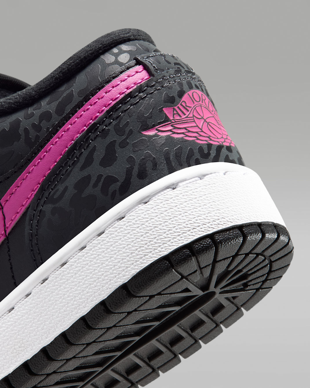 Air Jordan 1 Low SE Big Kids' Shoes