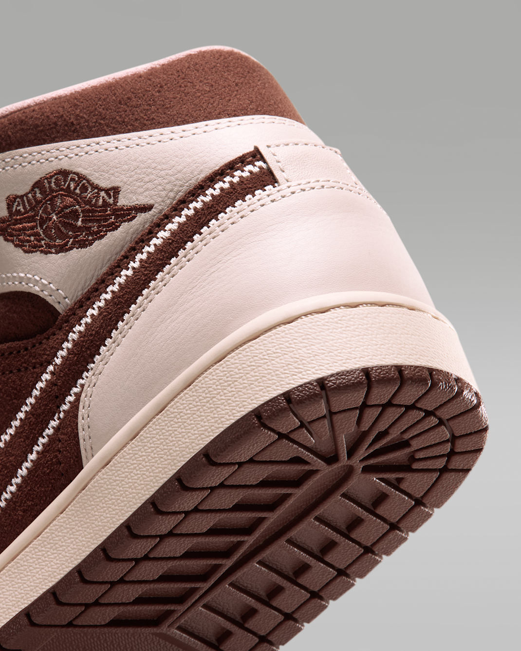Air Jordan 1 Mid SE Women's Shoes