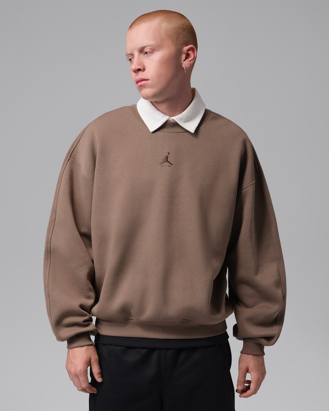 Sudadera de cuello redondo de tejido Fleece oversized para hombre Jordan Brooklyn - Pelaje pardo/Ceniza oscuro
