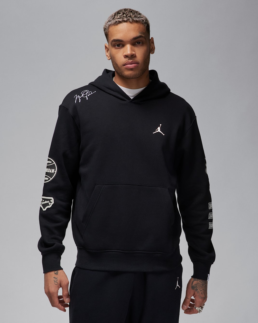 Jordan Essentials Men's Fleece Pullover Hoodie - Black/Dune Red/White
