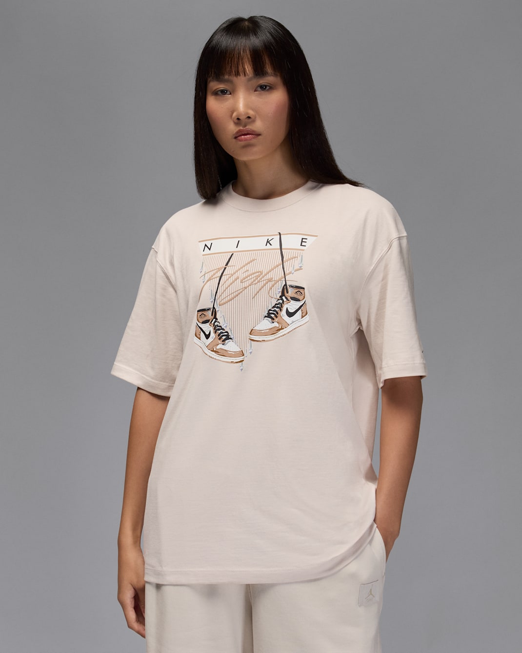 ジョーダン フライト ウィメンズ オーバーサイズド Tシャツ - ライトオールウッドブラウン/セイル/ブラック