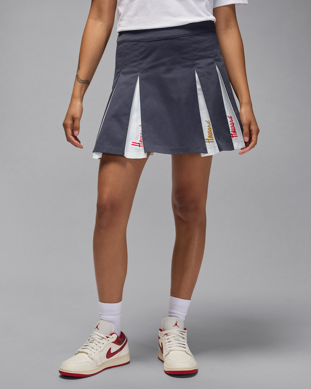 Jordan x Howard University Women's Pleated Skirt - Gridiron/Sail/University Red/World Indigo