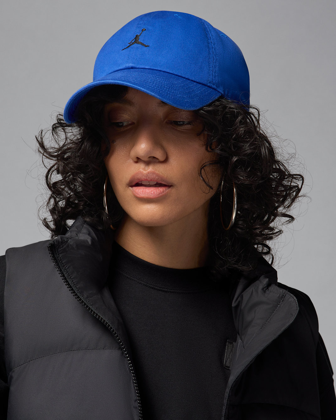 조던 클럽 언스트럭처 커브 빌 모자 - 게임 로얄/블랙