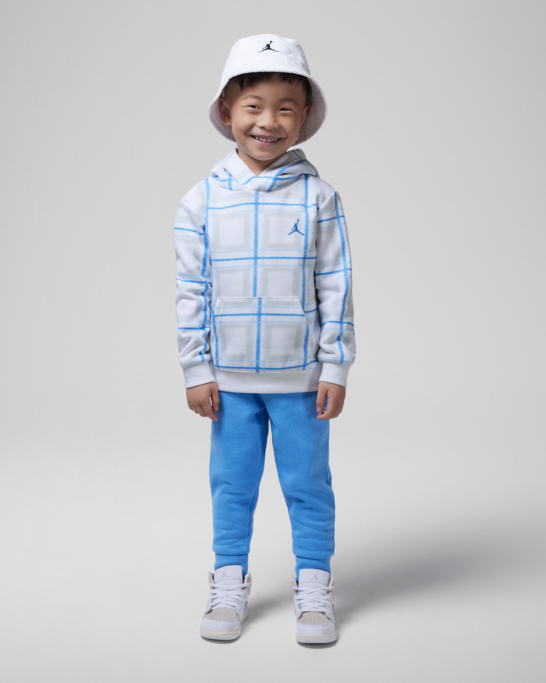 ジョーダン ブルックリン エッセンシャル ベビー ツーピース ホリデー プルオーバー パーカー セットアップ - レジェンドブルー